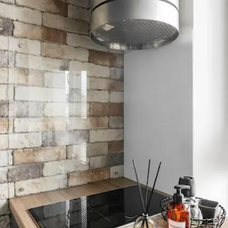 Boutique With Parking & Ac By Hostlovers Apartment